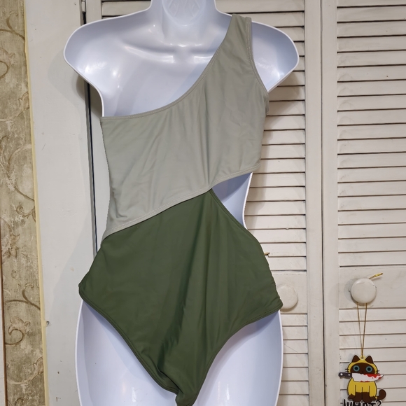 Womens Medium Cutout Asymmetrical One-Shoulder Swimsuit Green - Picture 2 of 5